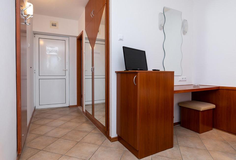 Tourist Settlement Brzet Hotel Omis Exterior photo